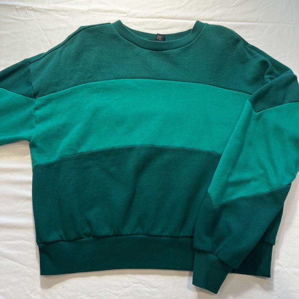 Forever 21 color block sweater size small